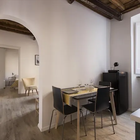 Cozy Apartment In Via Degli Spagnoli - Fromhometorome Exterior photo