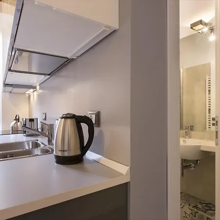 Cozy Apartment In Via Degli Spagnoli - Fromhometorome Exterior photo