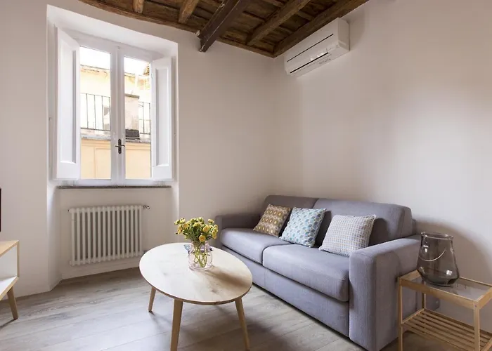 Cozy Apartment In Via Degli Spagnoli - Fromhometorome