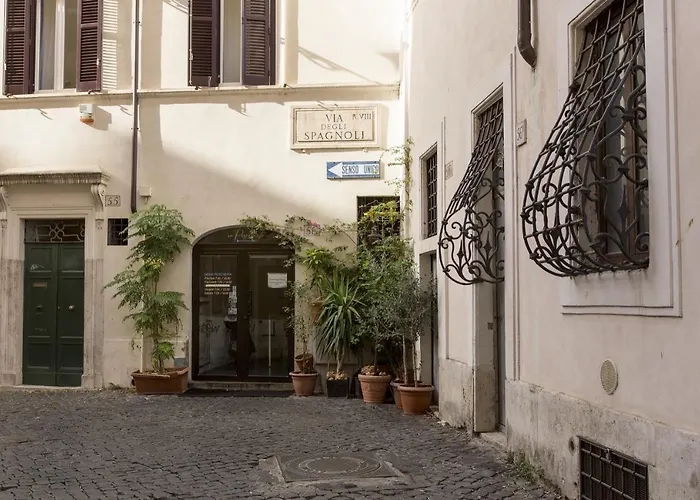 Cozy Apartment In Via Degli Spagnoli - Fromhometorome